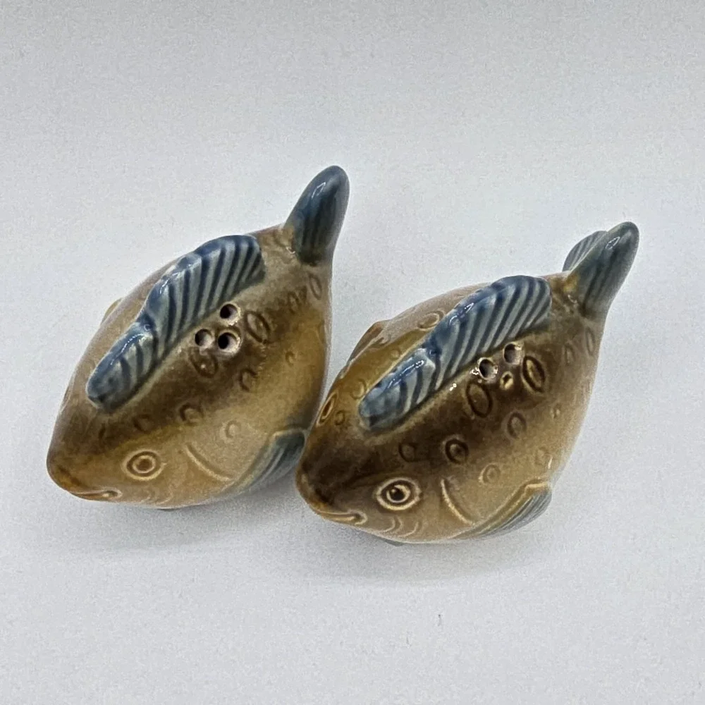 VTG Anthropomorphic Angel Fish Salt & Pepper Shakers Set